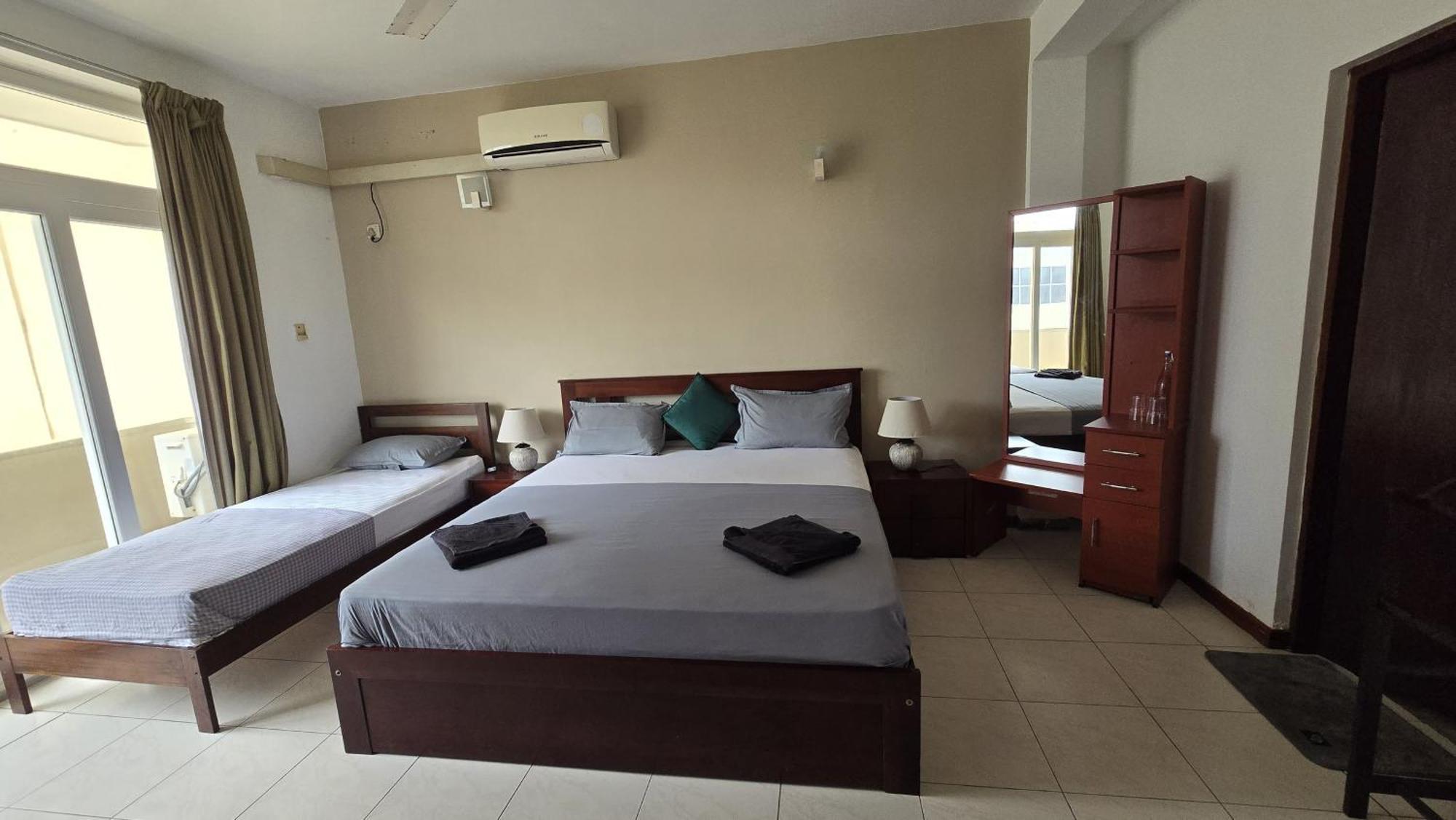 Palmyrah Residencies Hotell Colombo Exteriör bild